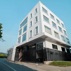 https://the-triana.hotels-varanasi.com